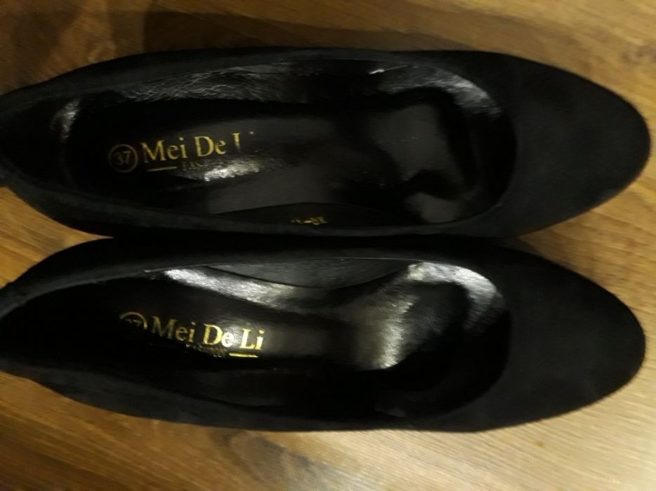 Замшевые туфли новые