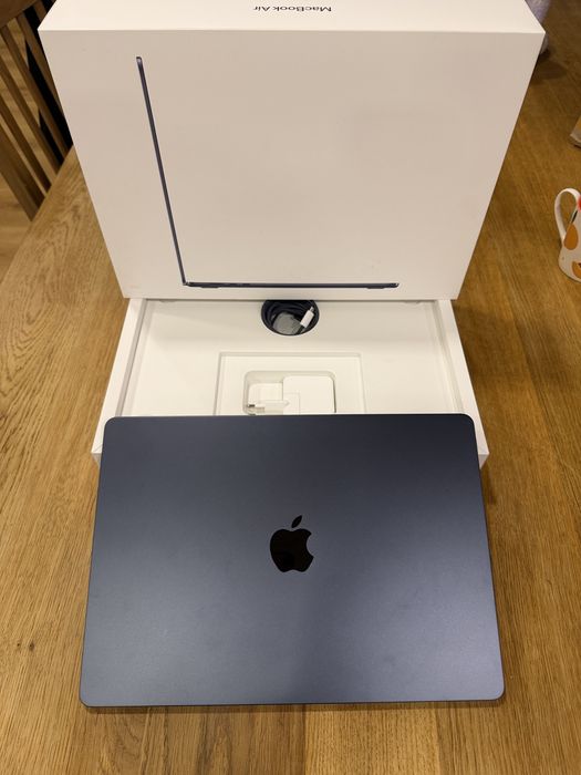 Apple MacBook Air M4, 15.3”, 256GB, 16GB Ram w kolorze Północ