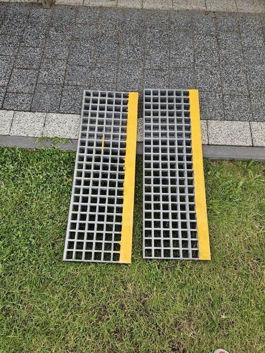 Stopnie schodowe TWS z noskiem BHP