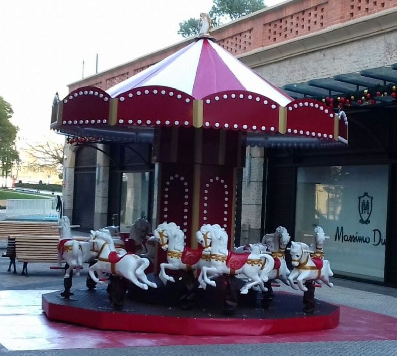Carrosseis divertimentos de feira