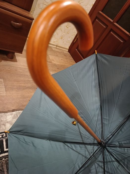 Продам зонт, новый, трость.