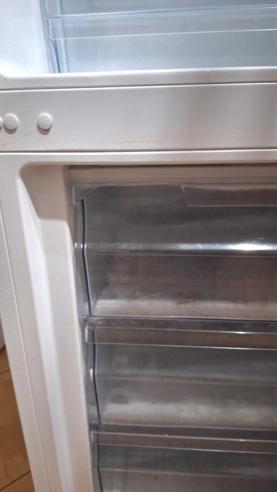 Lodówka Hisense RB343D4DWF 180 CM BIAŁA