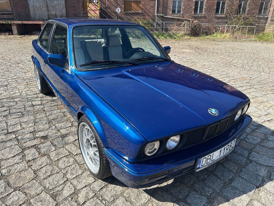 BMW Seria 3 BMW E30 V8 Coupe