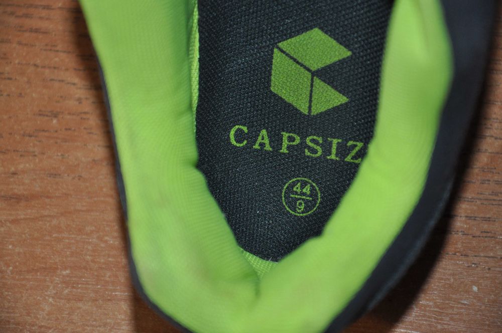 Кроссовки Caprize asics 44 \ 28.5 см