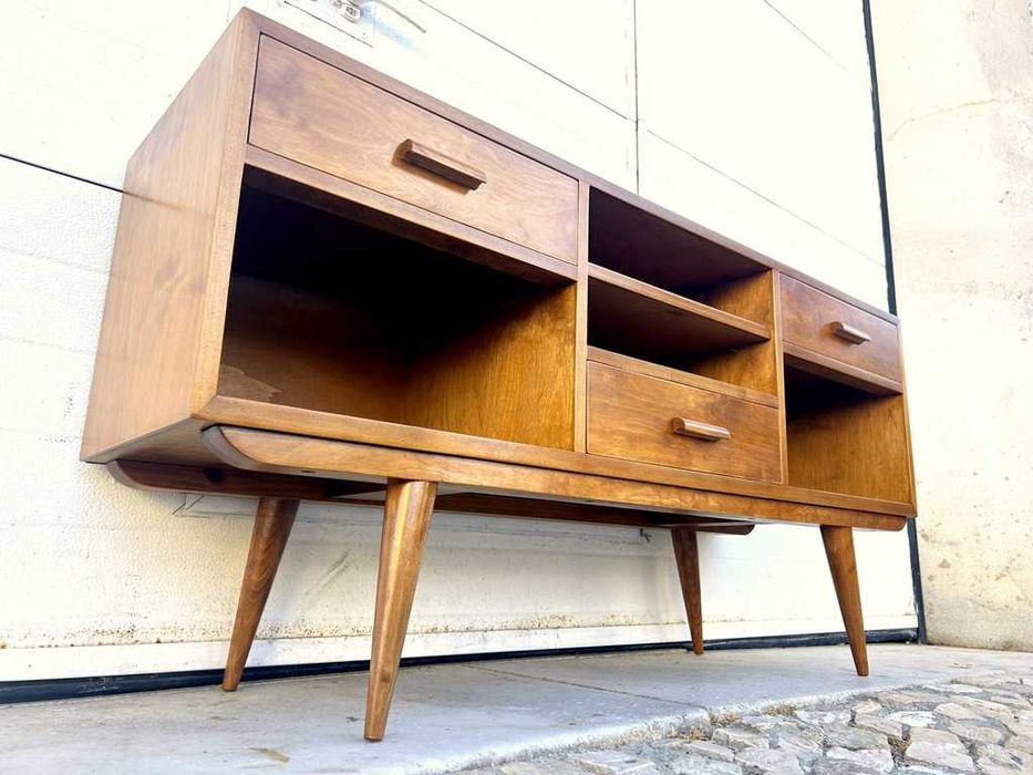 Aparador móvel tv olaio vintage 125comp x 37prof x 62,5alt.