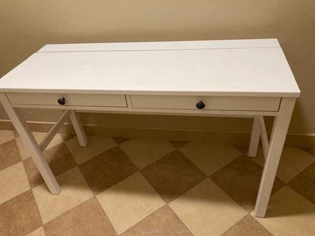 Hemmes biurko Ikea białe jak nowe
