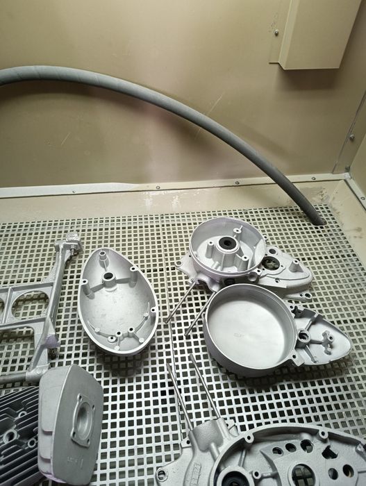 Szkiełkowanie aluminium części motocyklowe