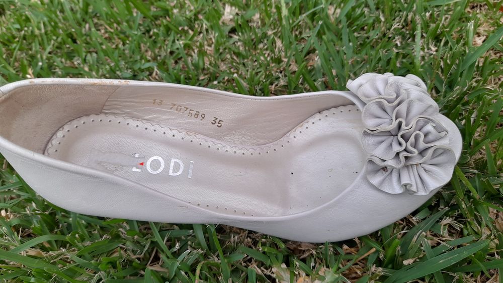 SAPATOS marca espanhola  "Lodi" noiva / cerimonia ,branco perola 35 tu