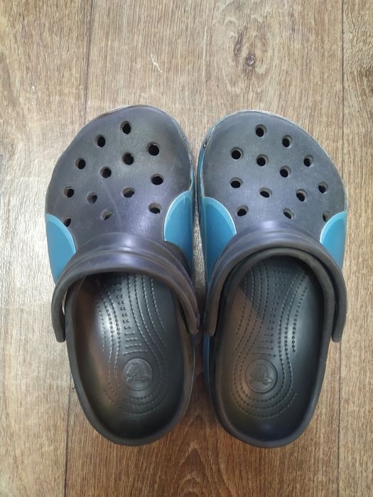 Crocs акули розмір J1