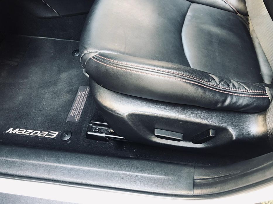 Продажа Mazda3 полная комплектация