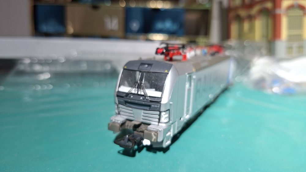 Piko H0 Vectron z dekoderem jazdy.