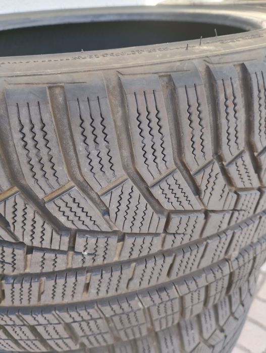 Pneus Hankook 235/35R19 (Winter).
