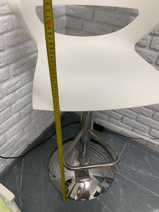 Стул для бровіста або візажиста. Або просто банний стул для дому.