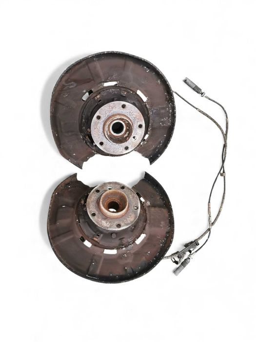 Zwrotnica piasta prawa lewa tyl tylna BMW E90 E91 E92 E93 3.0D M57 335