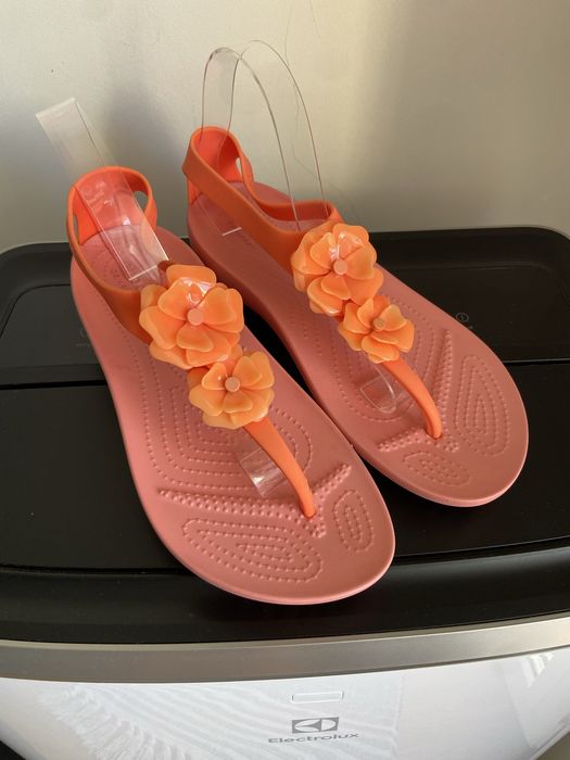 Japonki sandały Crocs Serena  Embellish Flip r.  41/42 W10