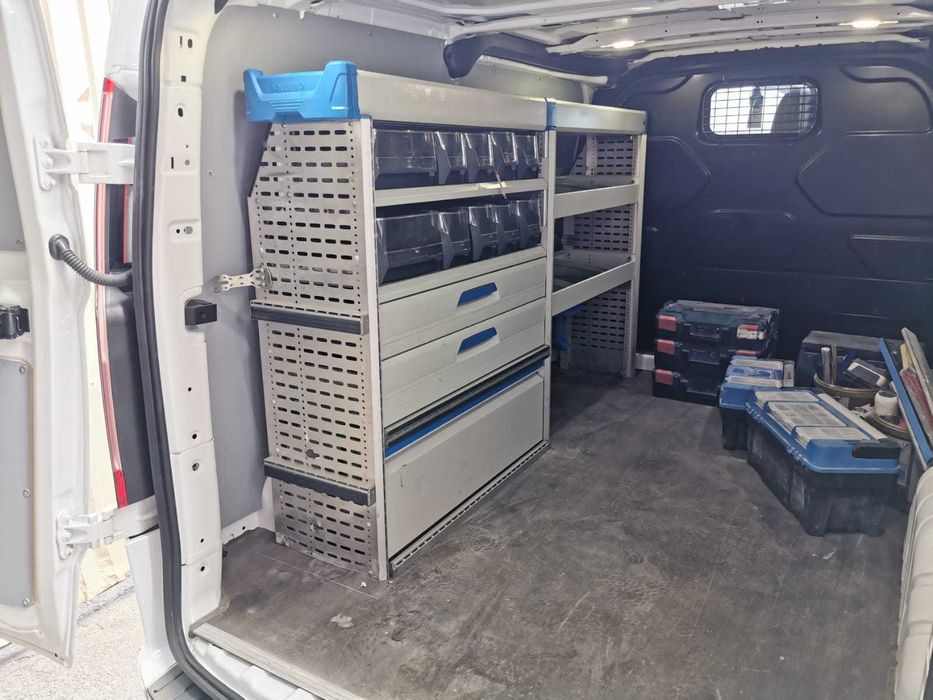 Regały samochodowe serwisowe do wszystkich aut ciężarowych oraz busów