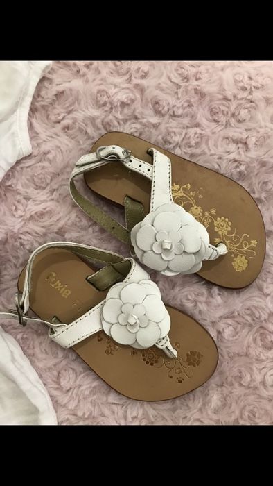 Sandalias 21 e 20 blusa chicco e pre-natal