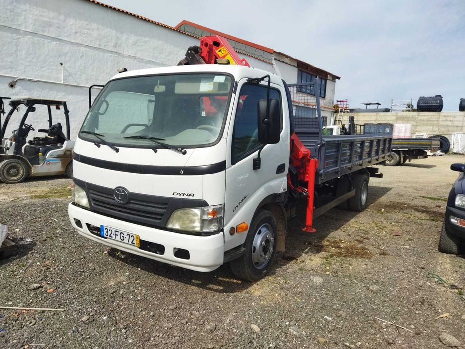 camiao grua toyota basculante