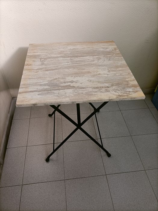 Mesa de de jardim ou apoio