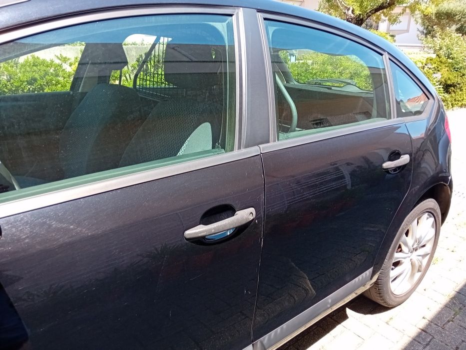 Citroën C4 preto