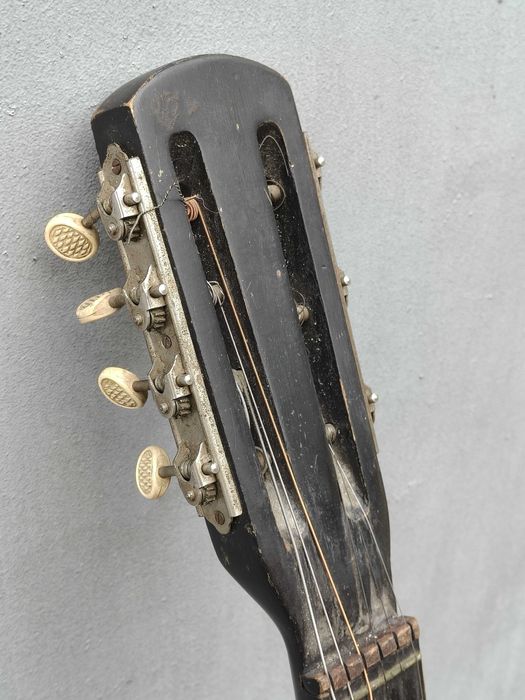 Продам  б/у  гитару