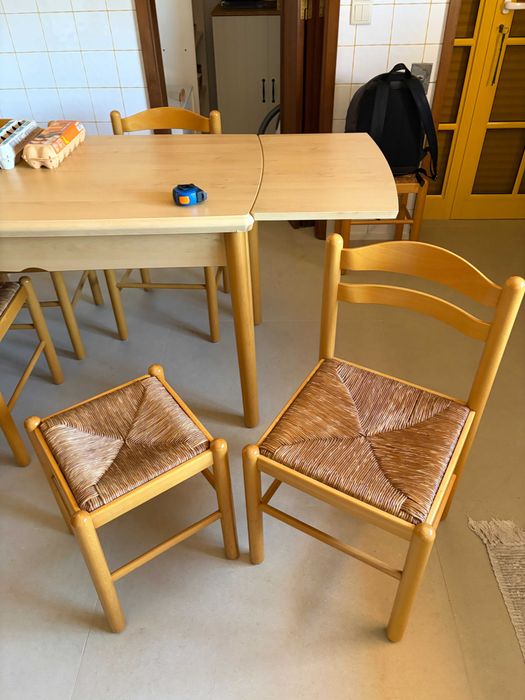 Conjunto Mesa de Cozinha Extensível + 4 Cadeiras + 2 Bancos (Lote Completo)