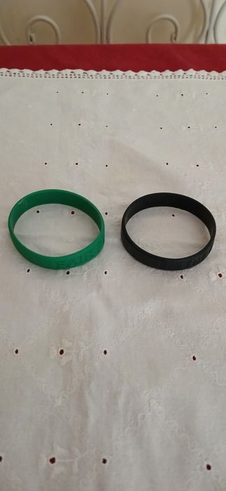 Duas pulseiras de silicone Babybel