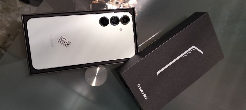 Samsung S25 plus  512 gb