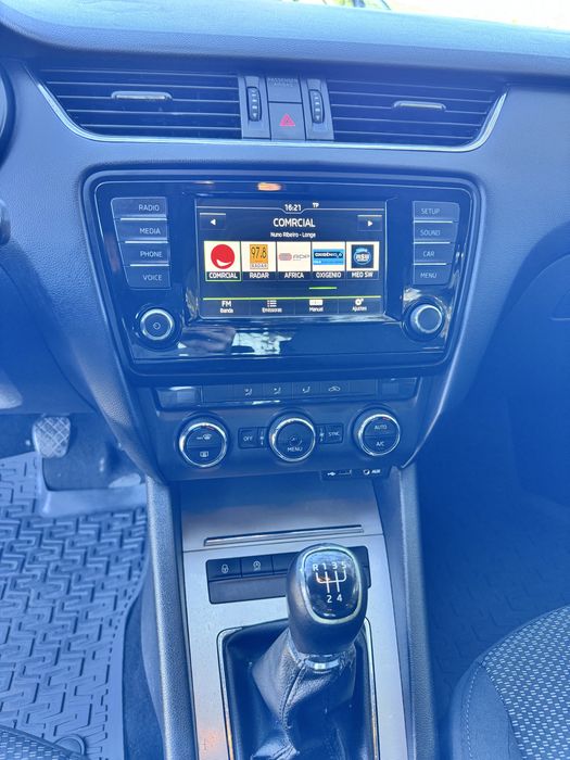 SKODA OCTAVIA 1.6 tdi 2016 otimo estado geral