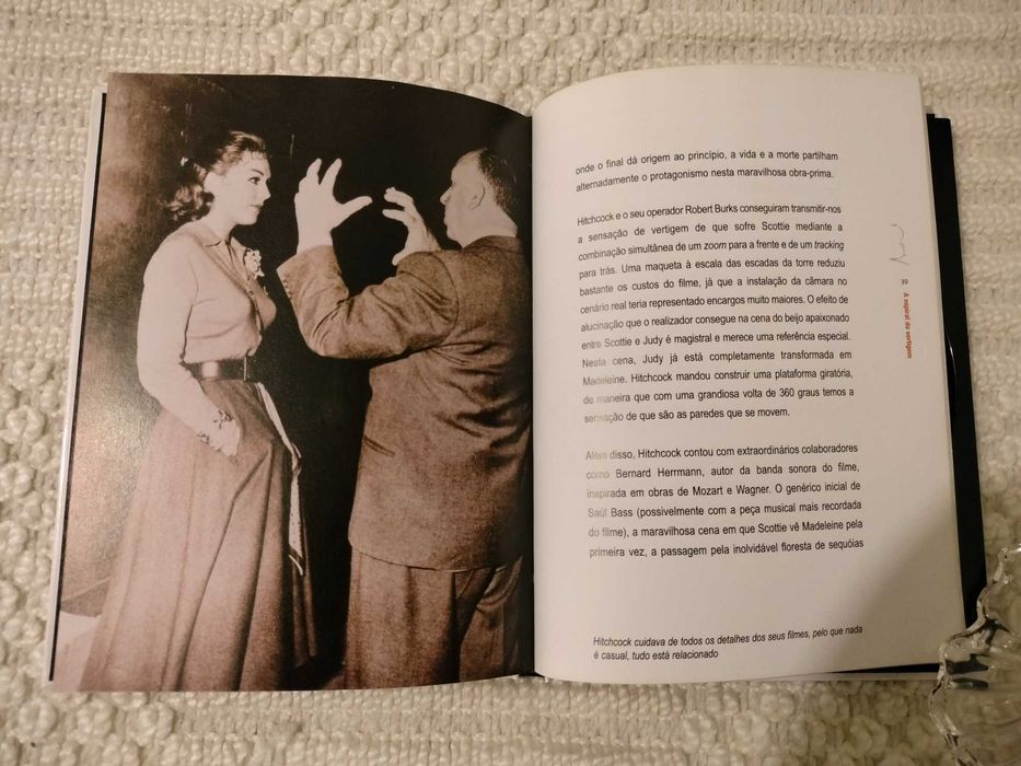 Conjunto 5 DVD`s ( com livros ) de filmes de Hitchcock,  como novos