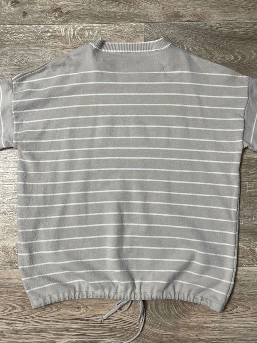 Светр жіночий в смужку