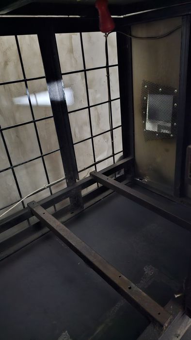 Генератори та вуличний кожух, короб, каністри