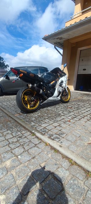 Suzuki GSXR 1000 k4