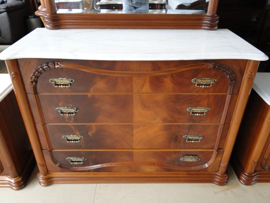 Cómoda antiga com tampo em pedra e espelho - óptimo estado