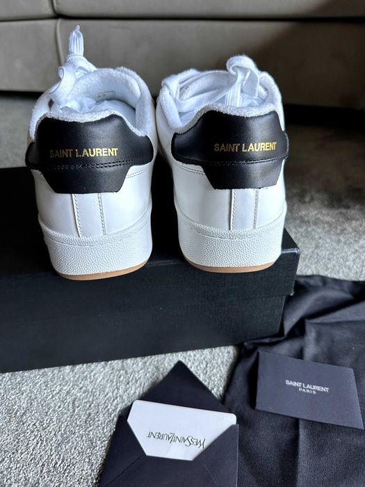 Tennis Saint Laurent (homem) Novos em caixa. n 43