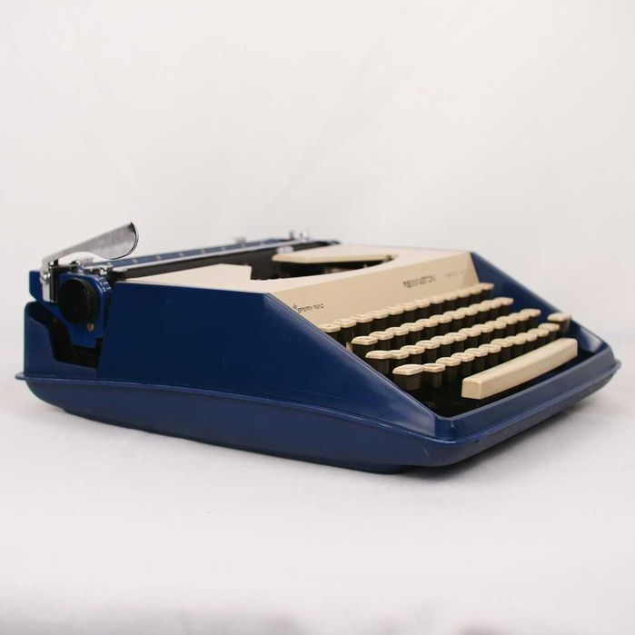 Máquina de escrever Remington Envoy III