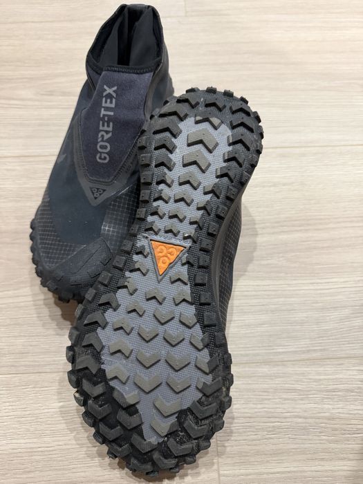Трекінгові nike кросівки