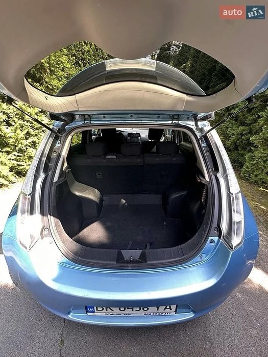 Продам електромобіль Nissan leaf