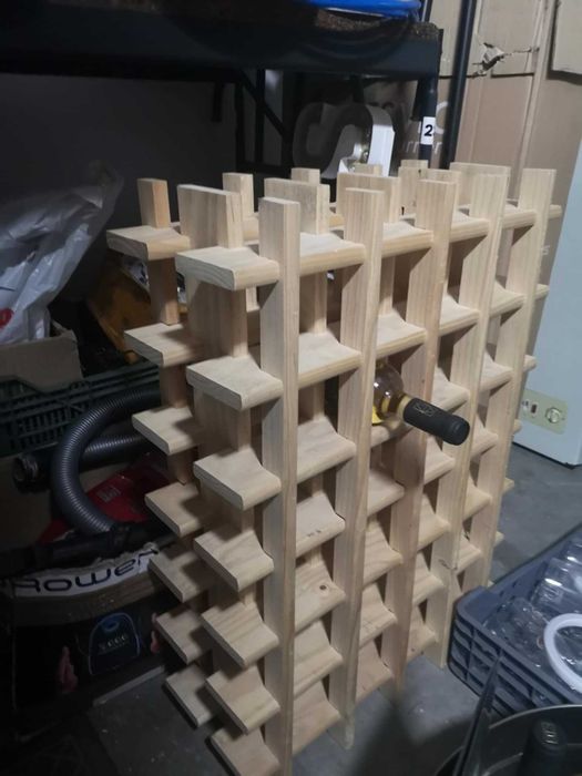 Garrafeira de madeira