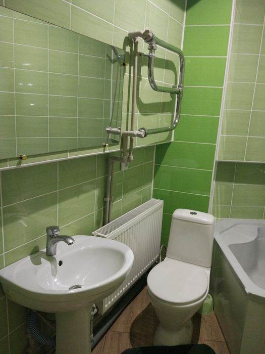 Сдам в аренду двух комнатную квартиру на южном вокзале возле метро,