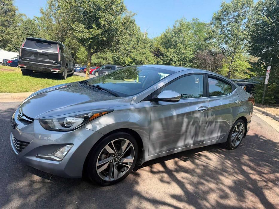 Hyundai Elantra Limited      2015