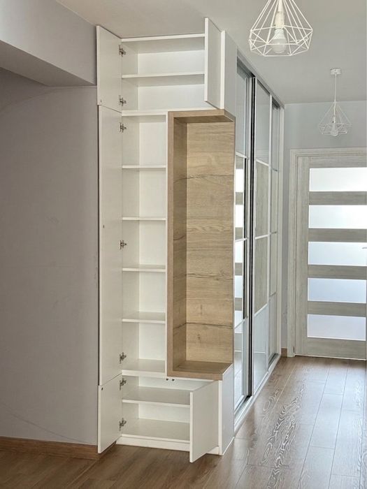 Duża szafa przesuwna na wymiar 290,5×254×70 cm z lustrami