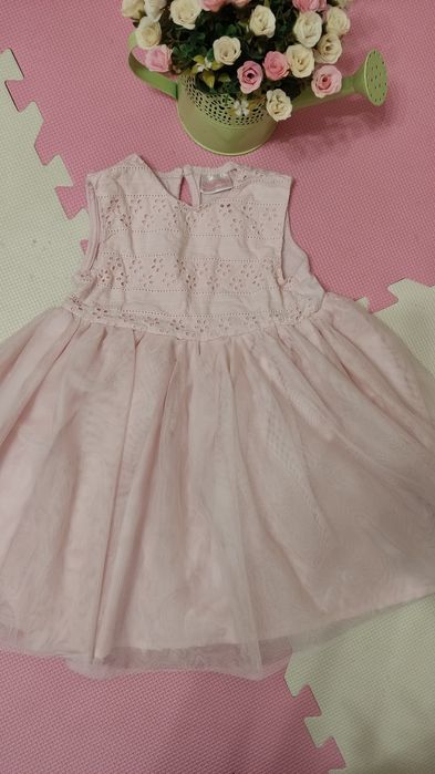 Elegancka sukienka pudrowy róż 92 98 tiulowa