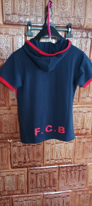 Koszulka kibica mlodego F. C. B.  Barcelona rozmiar 146