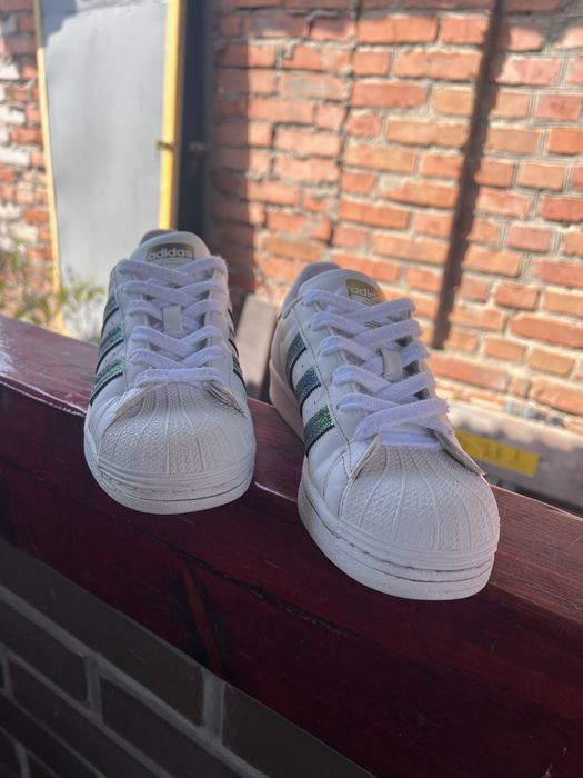 Adidas superstar