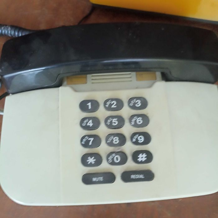 Телефони ретро до колекції або до музею.