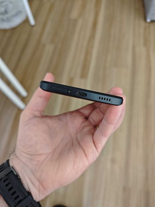Poco F5 Pro Black 256GB / 12GB RAM – Como Novo (Com Caixa)