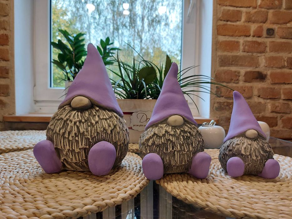 ogród dekoracja ogrodowa  gnom skrzaty gipsowe krasnal brodacze dekor