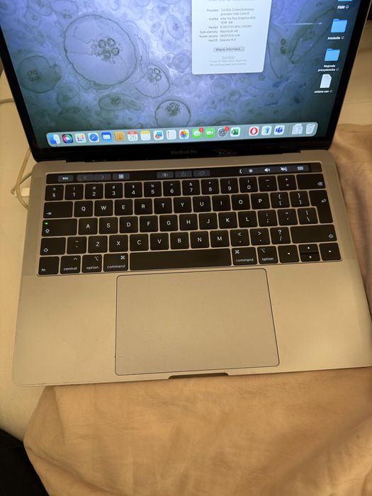 Apple Macbook Pro 2019 13 cali 250GB touch bar