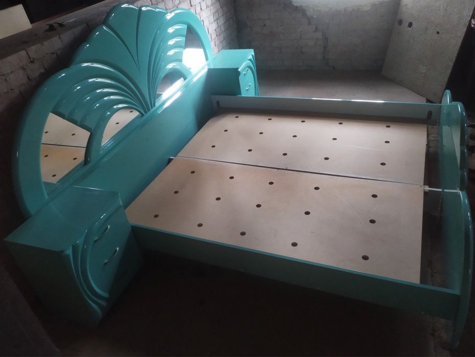 Łóżko barokowe drewniane  do sypialni łóże dwuosobowe